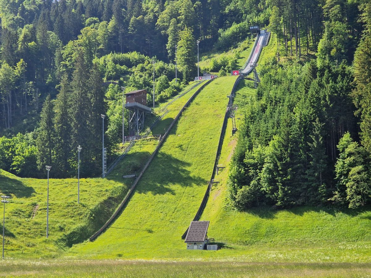 www.skisprungschanzen.com
